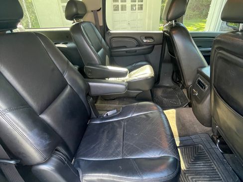 Used 2009 GMC Yukon XL Denali AWD/4WD image 10