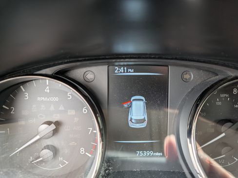 Used 2017 Nissan Rogue S image 17