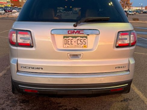 Used 2015 GMC Acadia SLT w/ Technology Package image 5