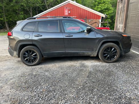 Used 2015 Jeep Cherokee Limited AWD/4WD image 6