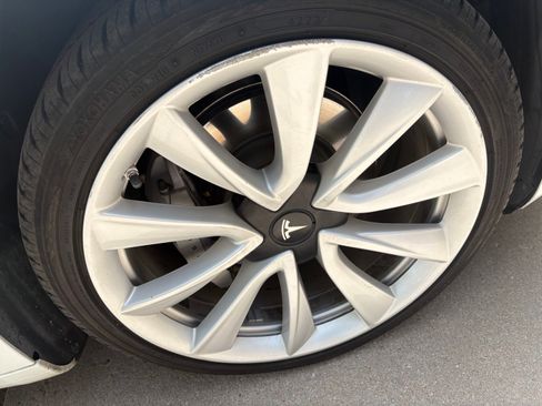 Used 2020 Tesla Model 3 Long Range AWD/4WD image 17