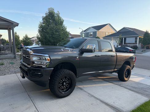 Used 2024 RAM 2500 Laramie AWD/4WD image 1