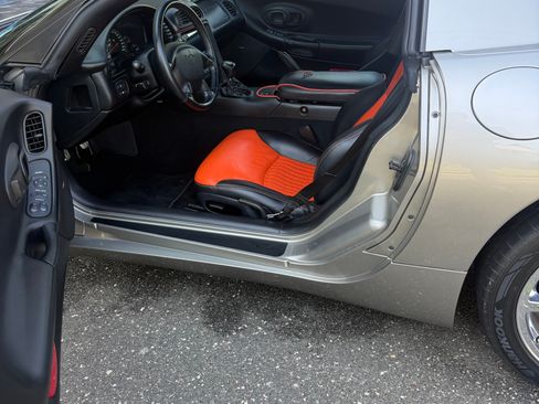 Used 2000 Chevrolet Corvette Coupe RWD image 14