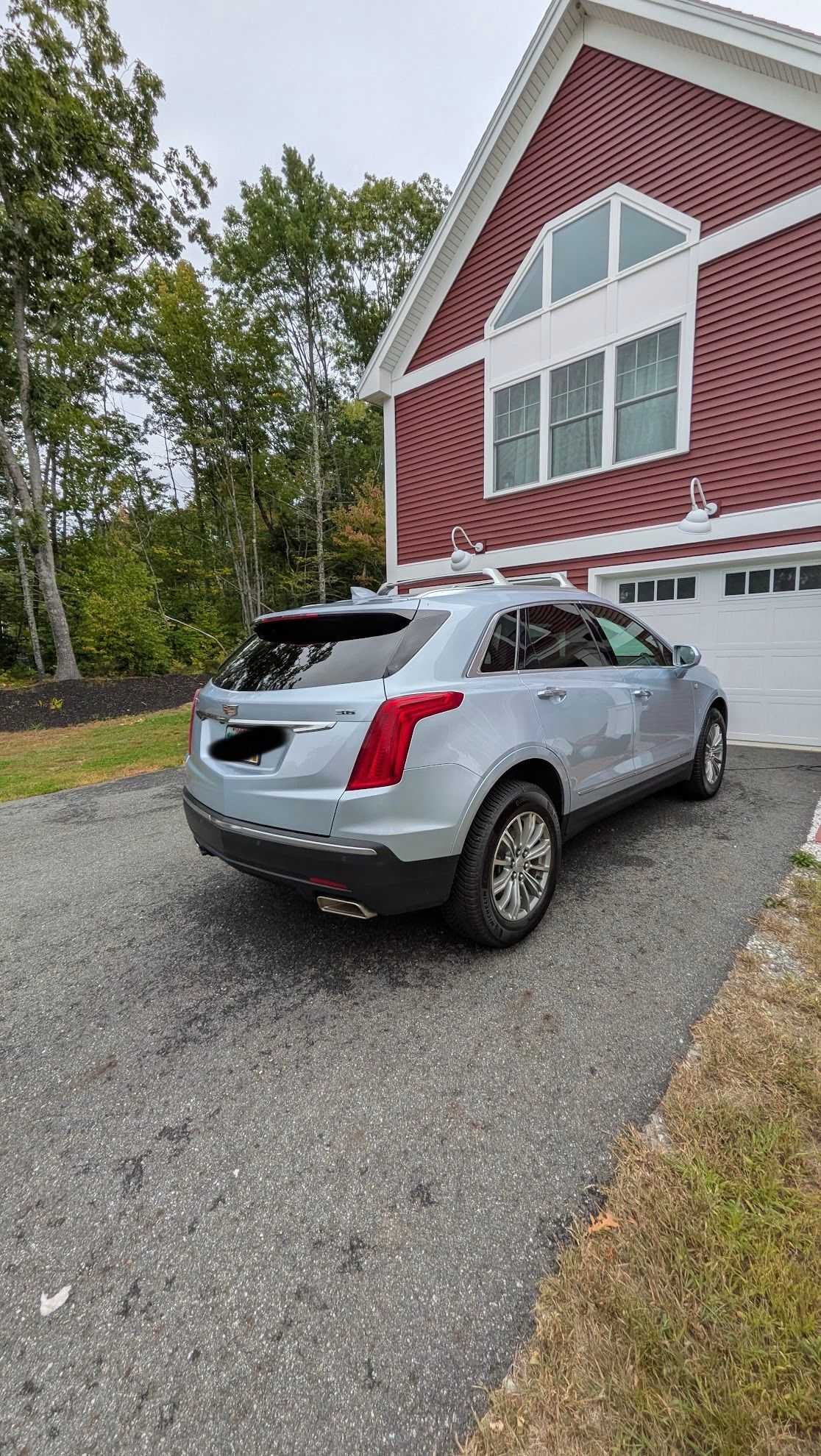 Used 2017 Cadillac XT5 Luxury w/ Driver Awareness Package FWD image 8