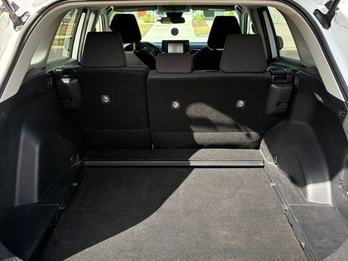 Used 2021 Toyota RAV4 LE image 11