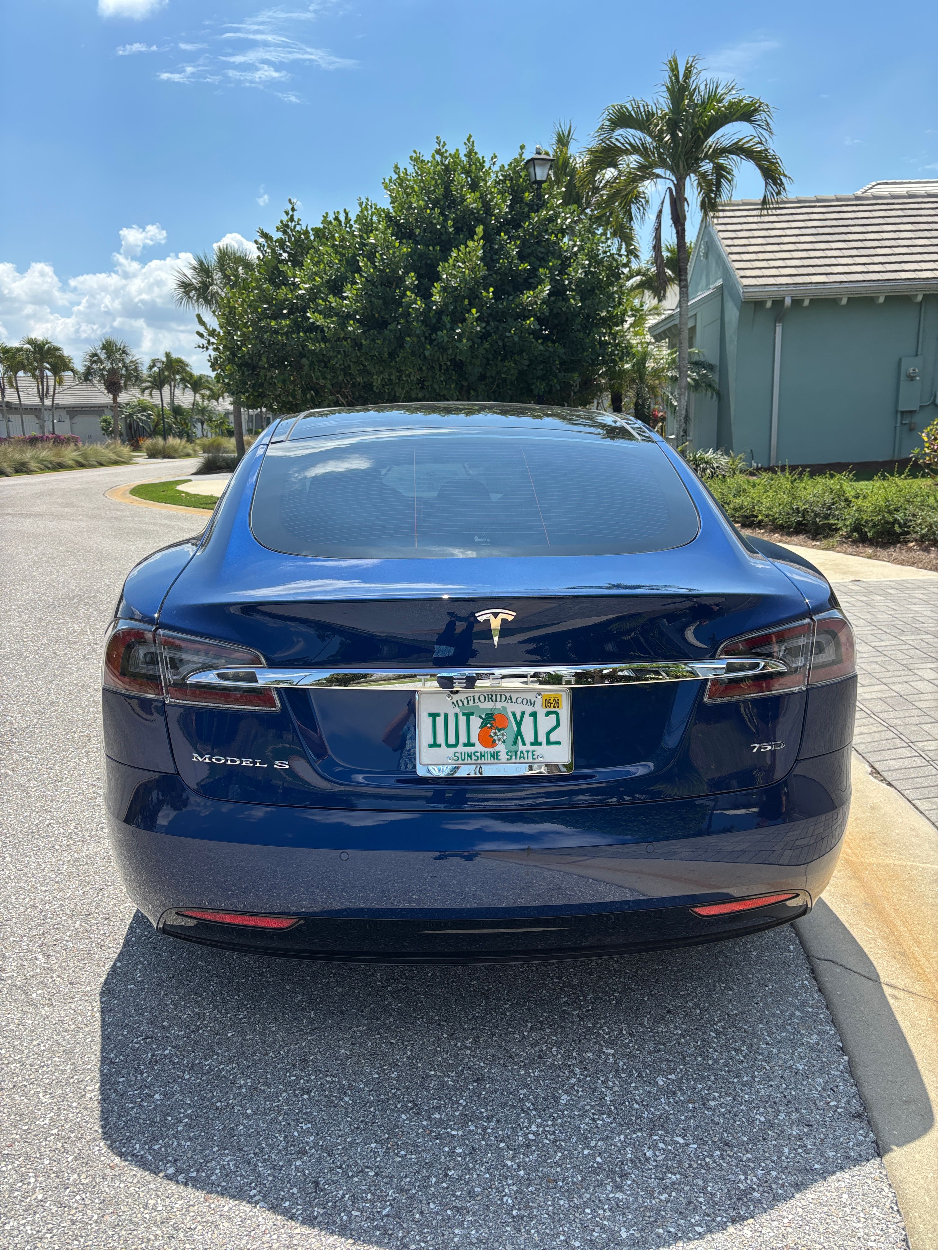 Used 2017 Tesla Model S 75D AWD/4WD image 2