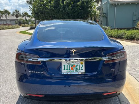 Used 2017 Tesla Model S 75D AWD/4WD image 2