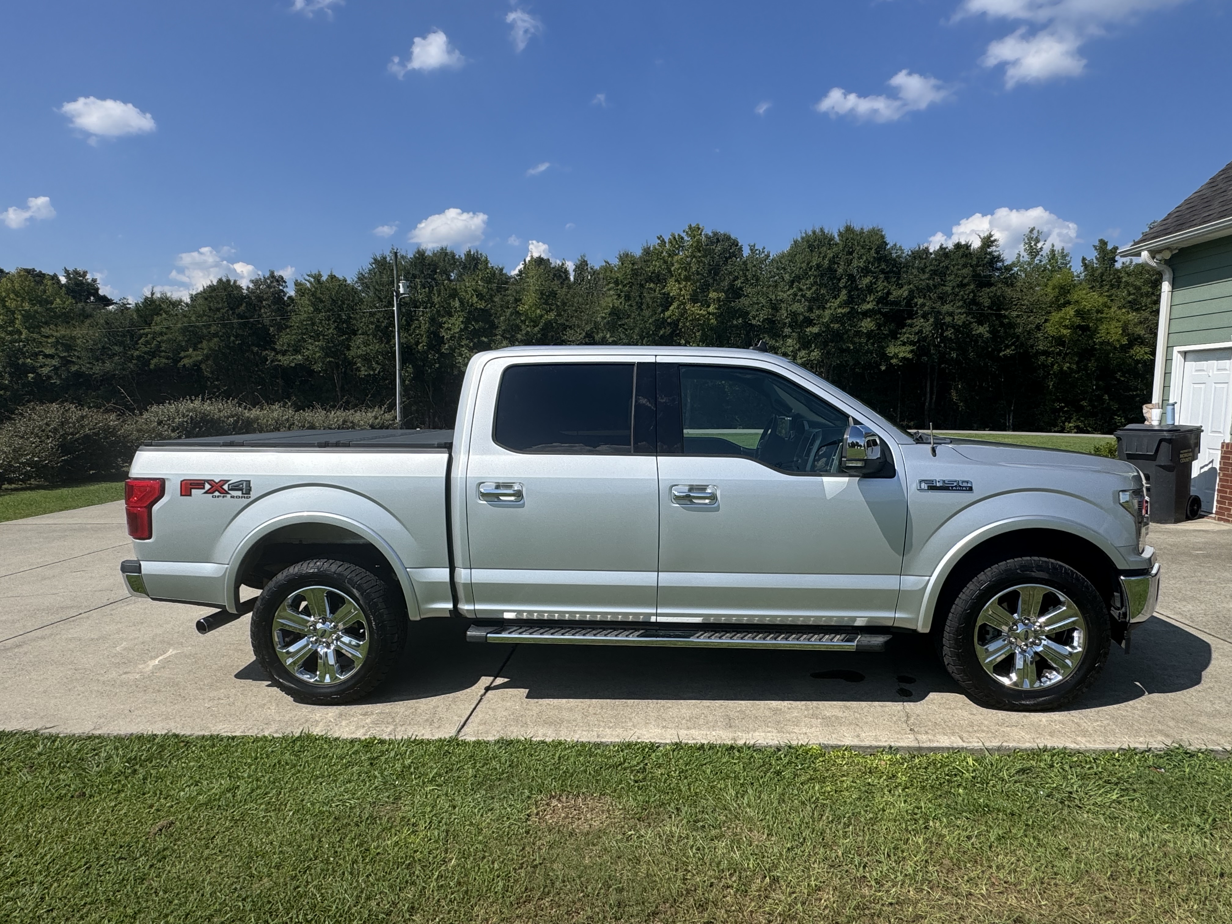 Used 2019 Ford F150 Lariat w/ Equipment Group 502A Luxury AWD/4WD image 10