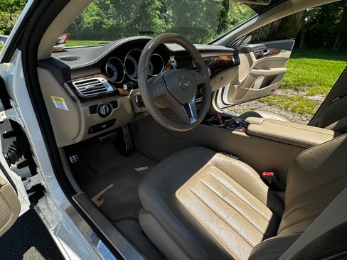 Used 2014 Mercedes-Benz CLS 550 4MATIC image 11