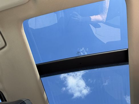 Used 2017 Ford Escape Titanium image 15