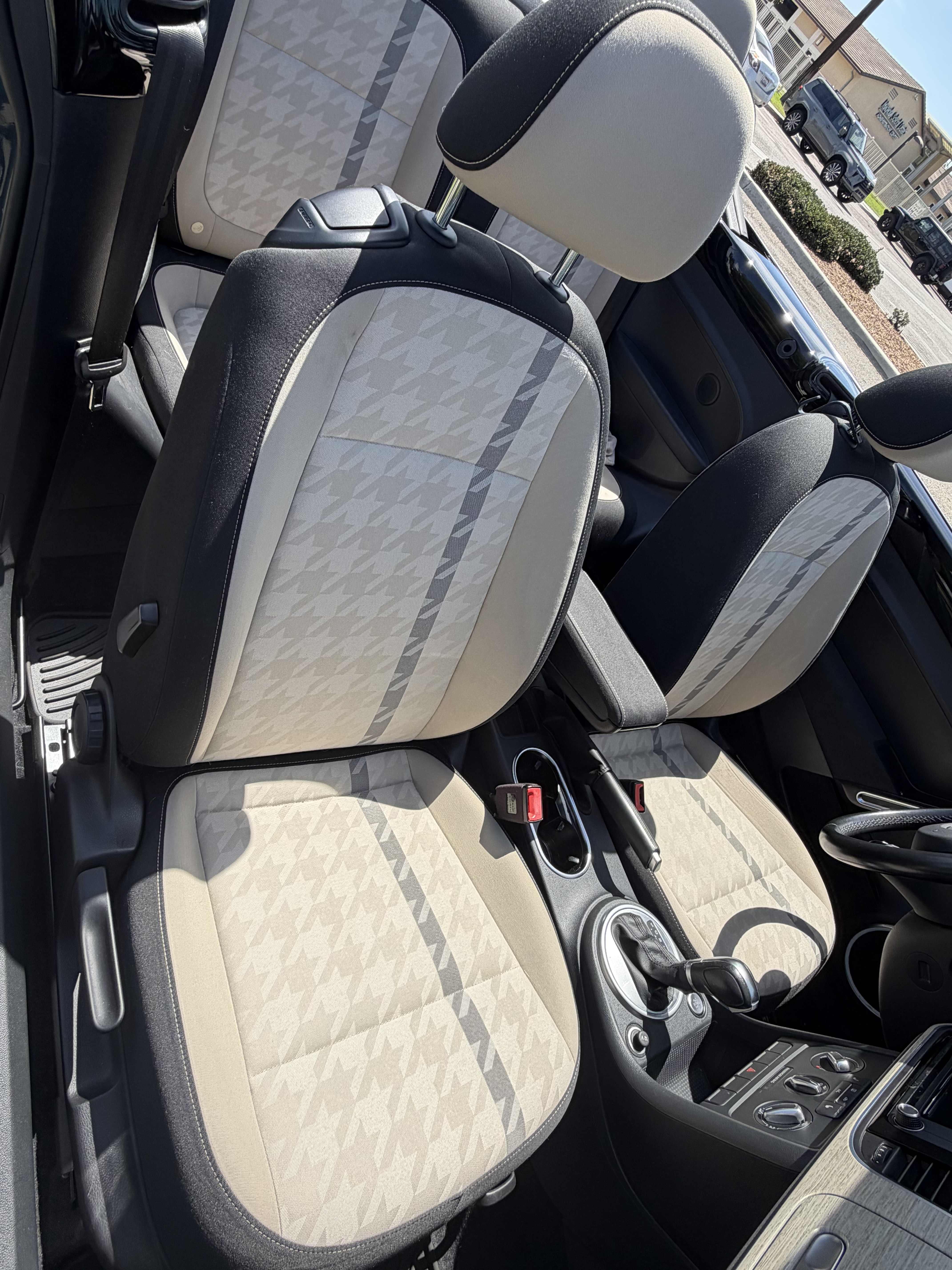 Used 2018 Volkswagen Beetle 2.0T Coast FWD image 9