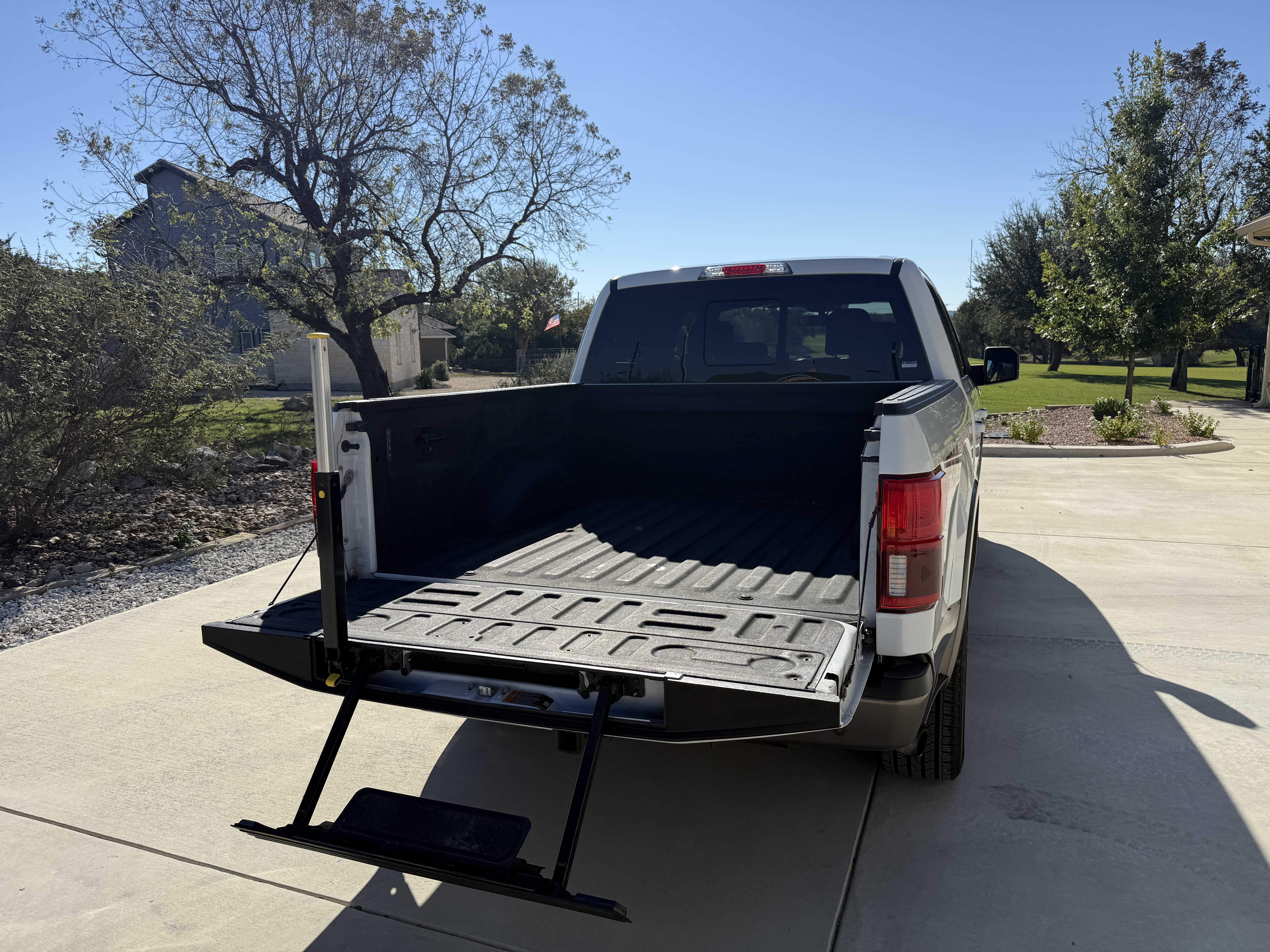Used 2020 Ford F150 King Ranch w/ Equipment Group 601A Luxury AWD/4WD image 6