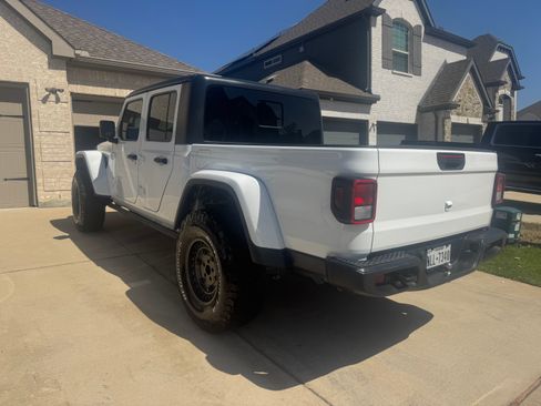 Used 2020 Jeep Gladiator Sport w/ Quick Order Package 24S image 2