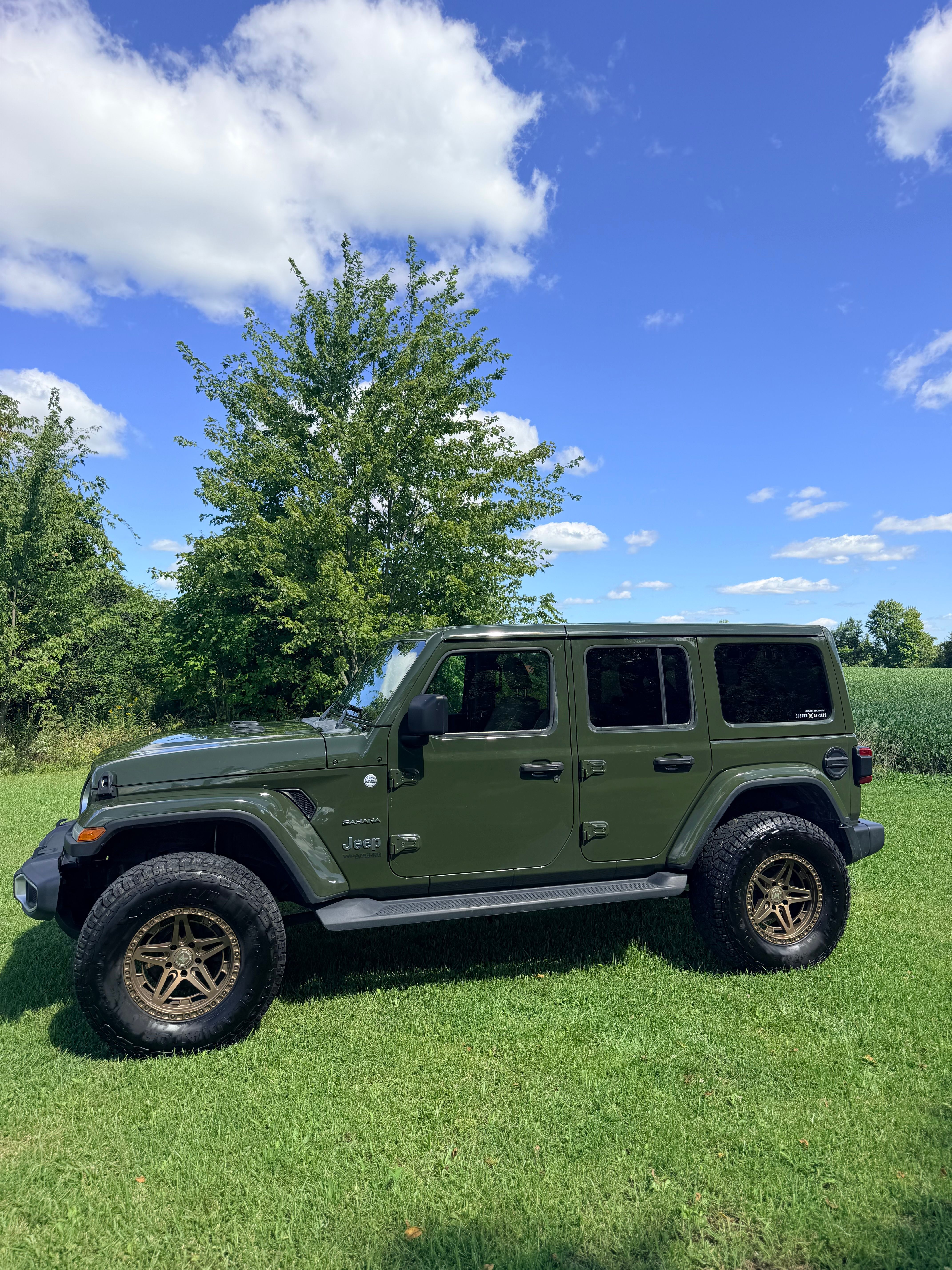 Used 2021 Jeep Wrangler Unlimited Sahara w/ Uconnect 4C Nav & Sound Group AWD/4WD image 4