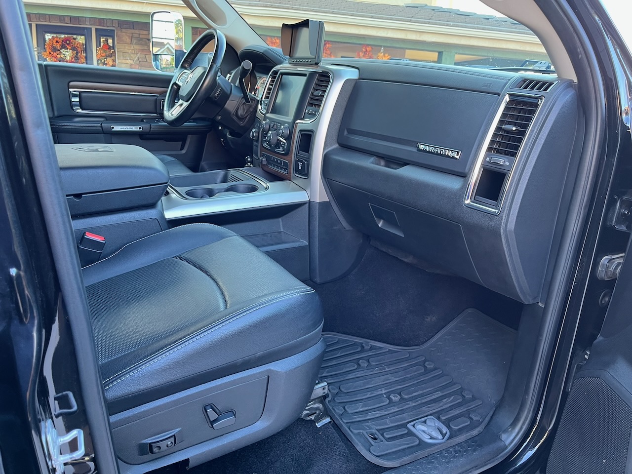 Used 2017 RAM 5500 Laramie AWD/4WD image 29
