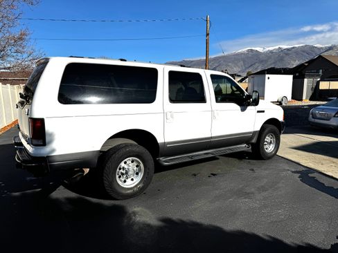 Used 2001 Ford Excursion XLT image 11
