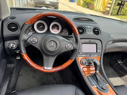 Used 2009 Mercedes-Benz SL 550 SL 550 Roadster 2D image 4
