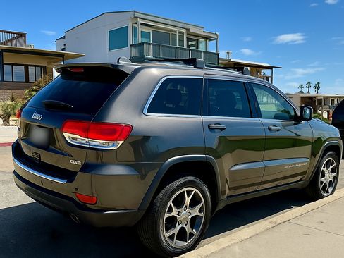 Used 2018 Jeep Grand Cherokee Limited image 6