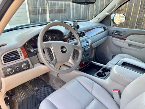 Used 2014 Chevrolet Tahoe LT AWD/4WD image 9