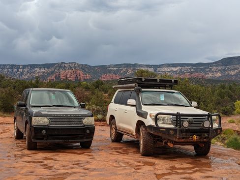 Used 2013 Toyota Land Cruiser image 6