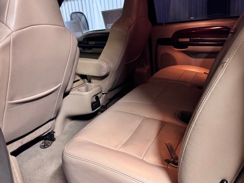 Used 2005 Ford Excursion Limited image 6