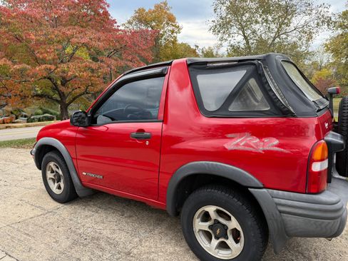 Used 2002 Chevrolet Tracker ZR2 image 4