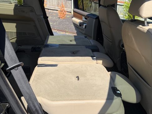 Used 2015 Land Rover LR4 HSE LUX AWD/4WD image 16