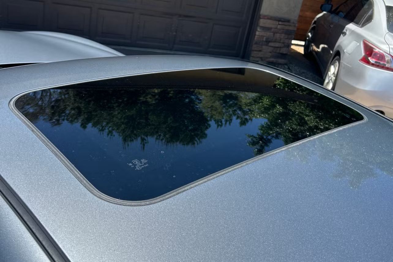 Used 2018 INFINITI Q50 Luxe w/ Cargo Package (L95) RWD image 6