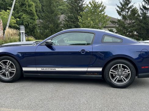 Used 2012 Ford Mustang Premium RWD image 23