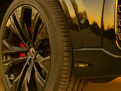 Used 2025 Audi Q8 Premium Plus image 5