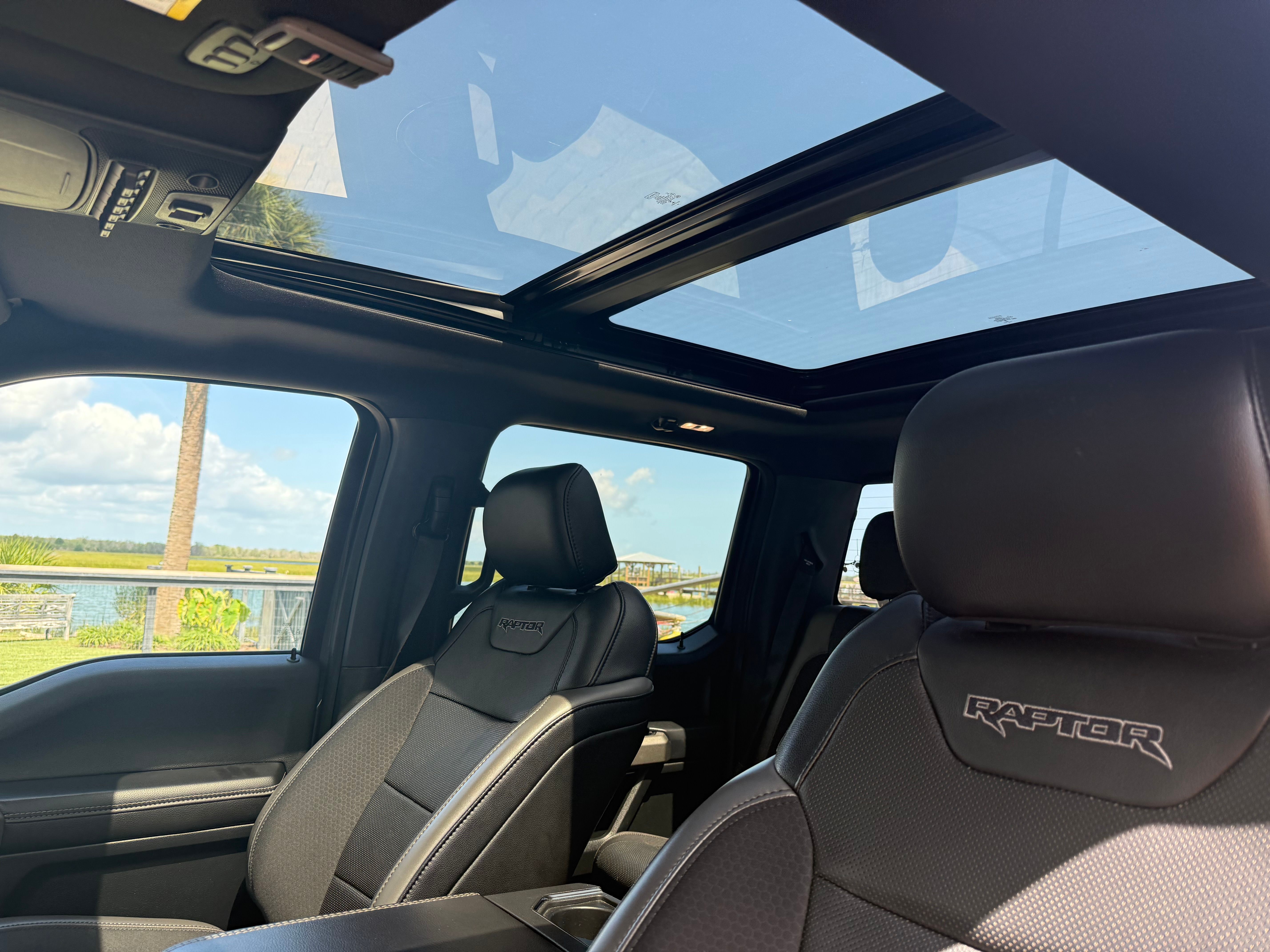 Used 2020 Ford F150 Raptor w/ Equipment Group 802A Luxury AWD/4WD image 18
