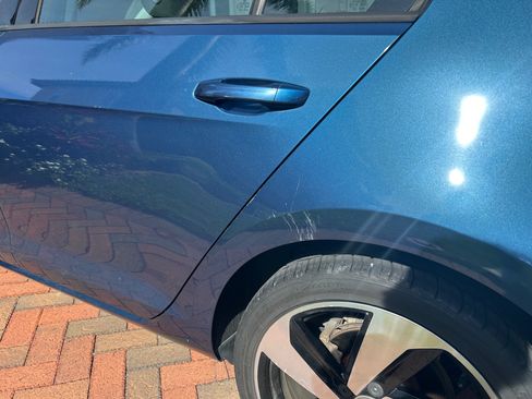 Used 2017 Volkswagen Golf S image 12