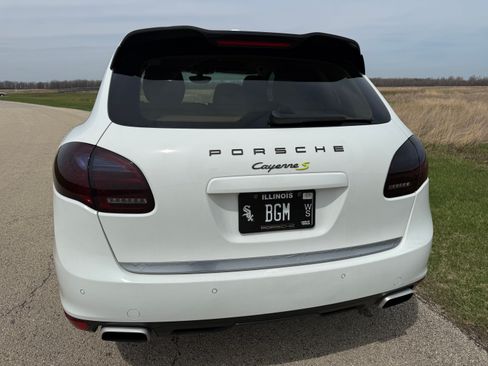 Used 2012 Porsche Cayenne S image 9