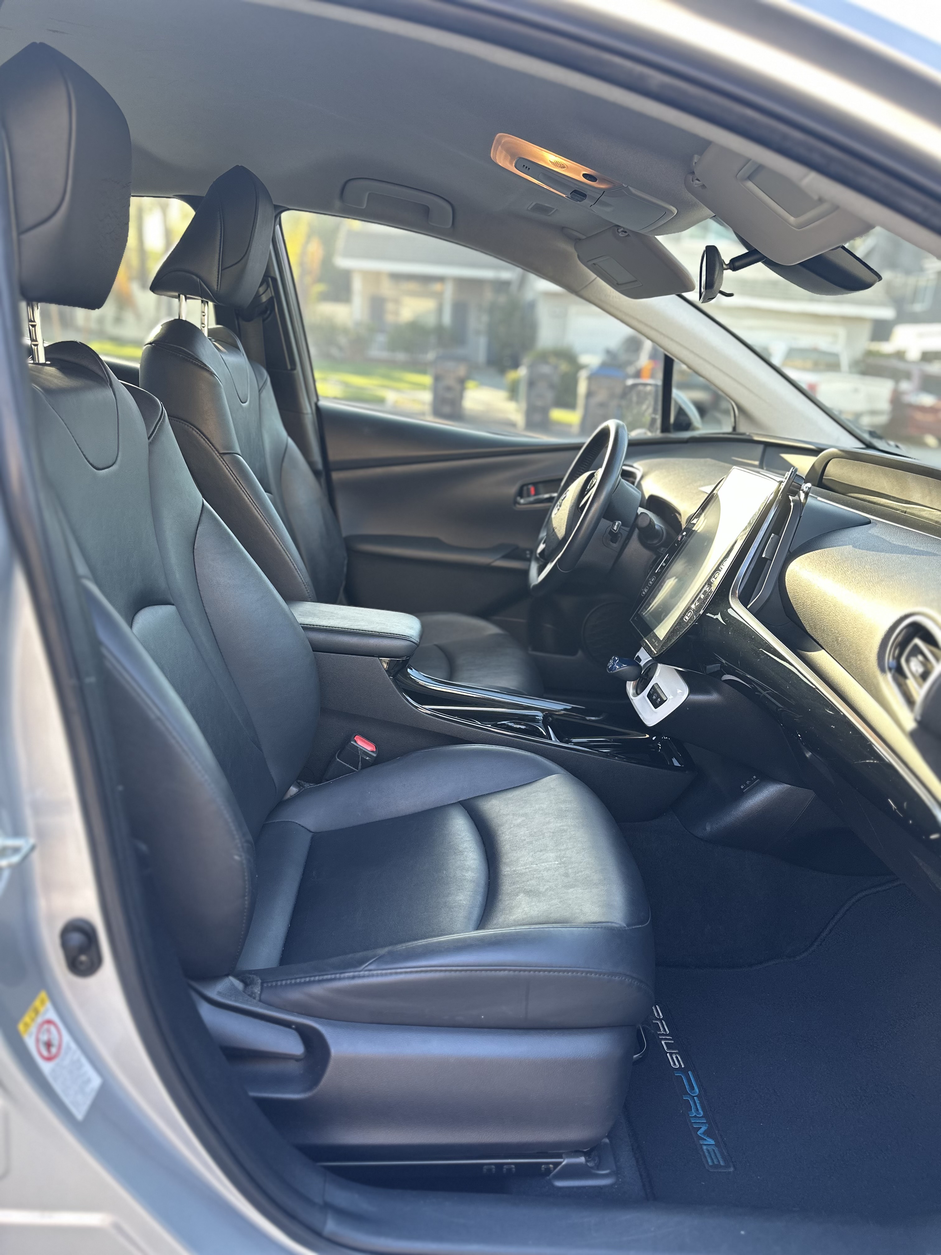 Used 2018 Toyota Prius Prime Premium w/ Carpet Mat Package FWD image 20