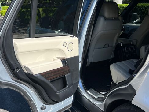 Used 2017 Land Rover Range Rover HSE AWD/4WD image 11