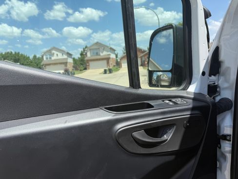 Used 2024 Mercedes-Benz Sprinter 2500 image 8