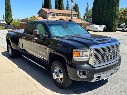 Used 2017 GMC Sierra 3500 Denali w/ Duramax Plus Package AWD/4WD image 2