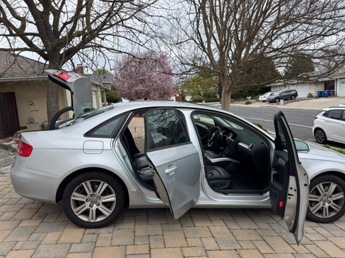 Used 2011 Audi A4 2.0T Premium image 11