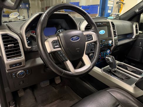 Used 2017 Ford F150 Lariat w/ Equipment Group 502A Luxury AWD/4WD image 5