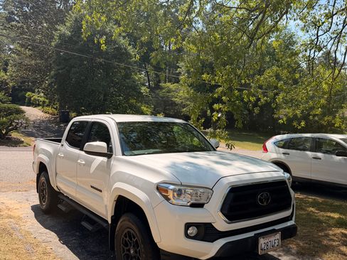 Used 2021 Toyota Tacoma SR5 w/ Blackout Package (TMS) image 1