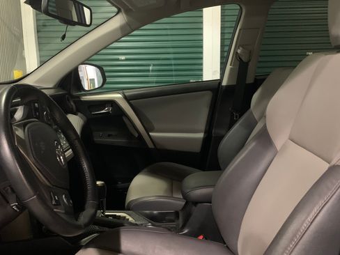 Used 2015 Toyota RAV4 Limited w/ Technology Package AWD/4WD image 10