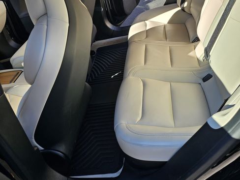 Used 2019 Tesla Model S Standard Range image 12