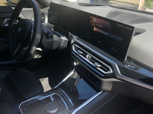 Used 2024 BMW 230i Coupe w/ Premium Package image 19