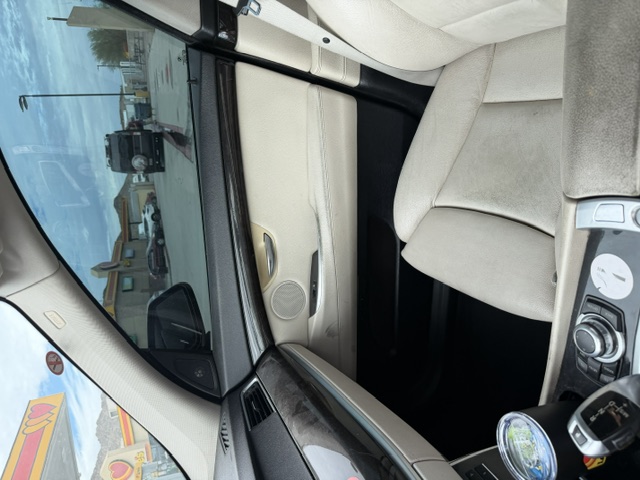 Used 2011 BMW 550i Gran Turismo RWD image 5