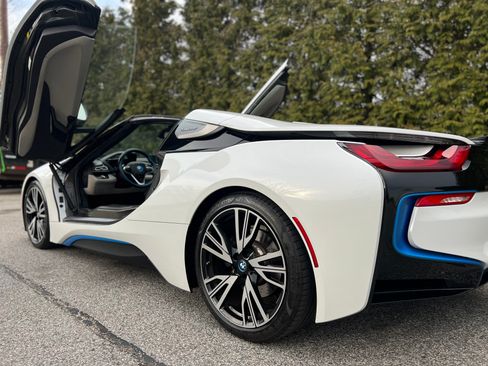 Used 2019 BMW i8 Roadster image 5