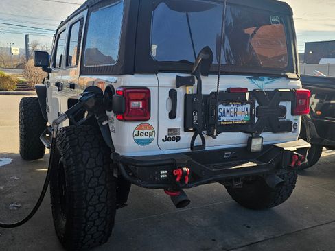 Used 2021 Jeep Wrangler Unlimited Rubicon image 4