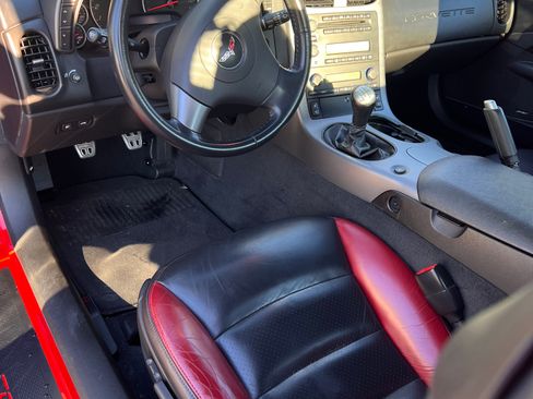 Used 2006 Chevrolet Corvette Z06 w/ Preferred Equipment Group image 12