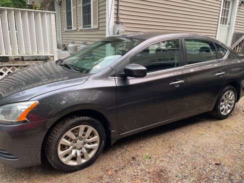 Used 2014 Nissan Sentra S FWD image 1