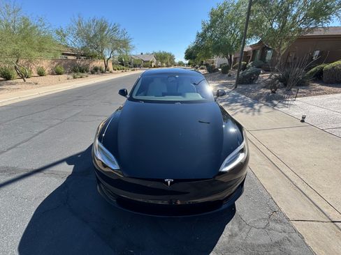 Used 2021 Tesla Model S Plaid image 2