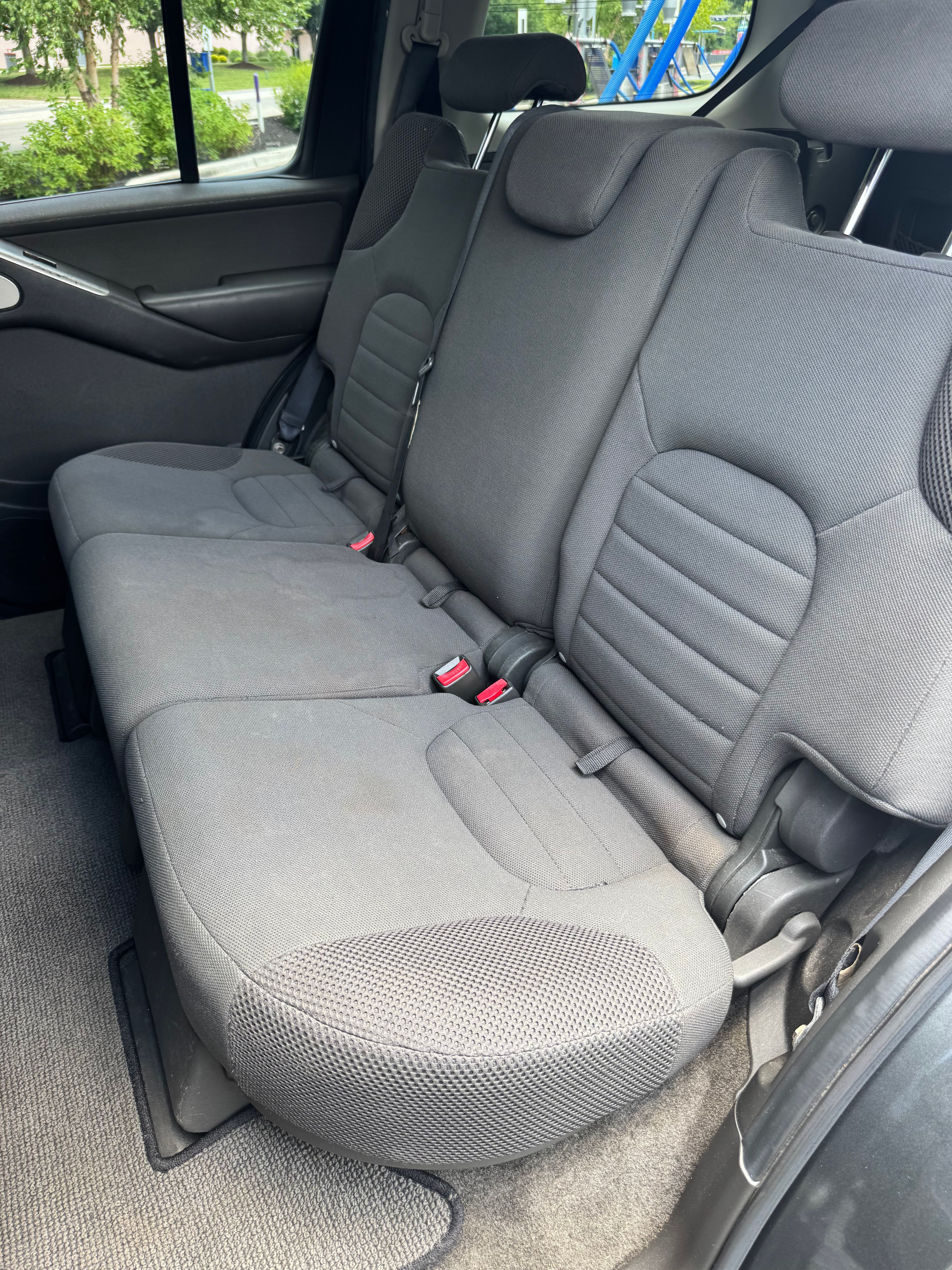Used 2005 Nissan Pathfinder XE AWD/4WD image 15